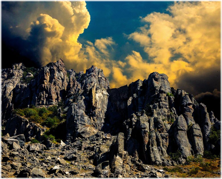 Долина привидений на горе Демерджи. RAZA-92-019